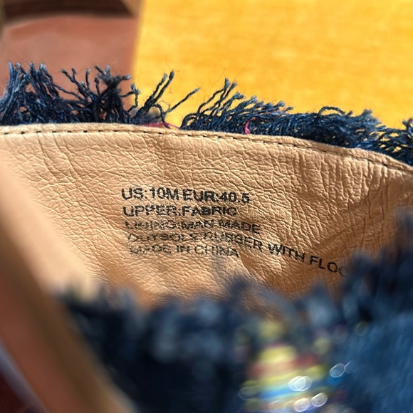 Bill Blass flat sandals - Picture 8 of 11